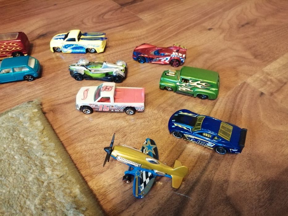 9 aut i helikopter hot wheels