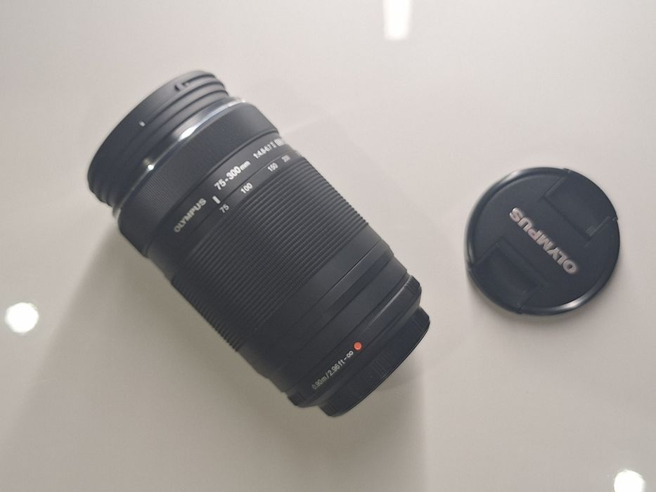 Olympus M.Zuiko Digital ED 75-300mm f/4.8-6.7 II – Estado Imaculado