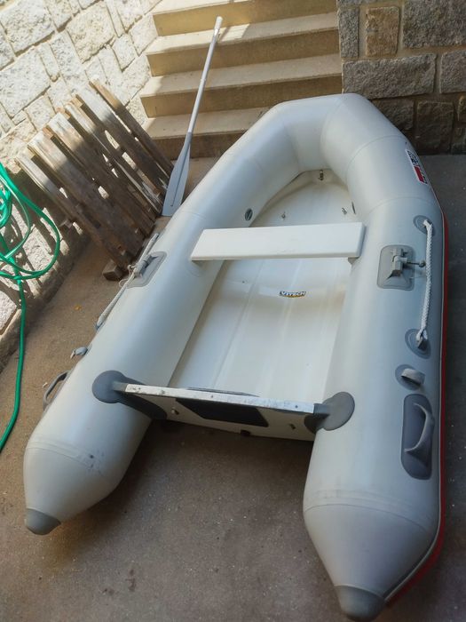 Vende-se Semi Rígido Valiant D-250