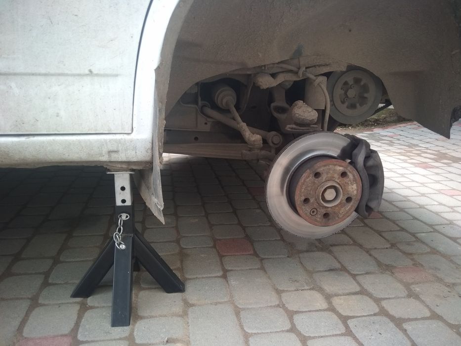 Підставка під авто: 425 грн. - Підставки та тримачі Куликів на Olx