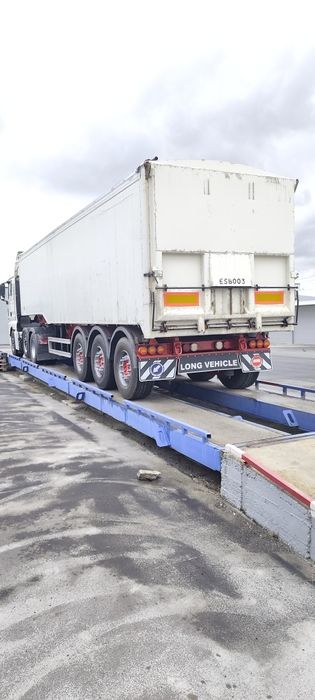 Самоскид 50 кубів полуприцеп інтраксах мерс свіжопригнаний