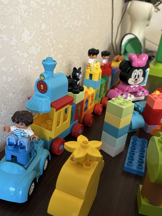 Продам великий набір LEGO DUPLO.