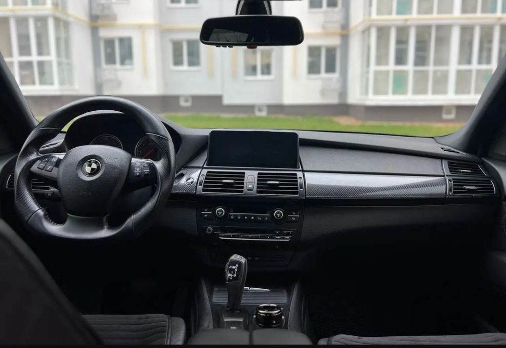 BMW X5 E70 4.8i