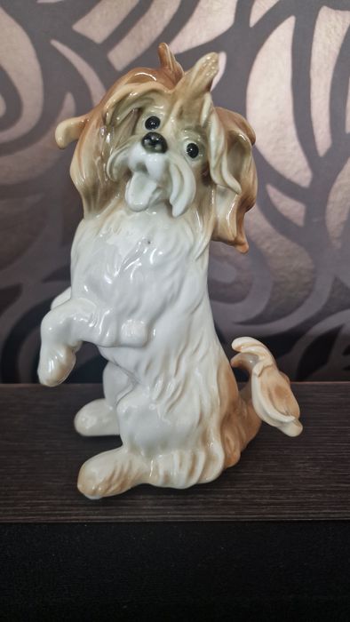 Karl Ens figurka z porcelany pies