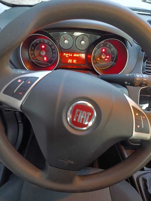 Fiat Punto 1.2 Easy | 2016 | 84.000 km | Gasolina | Caixa Manual | Waze & Maps | Câmara Traseira — photo 5