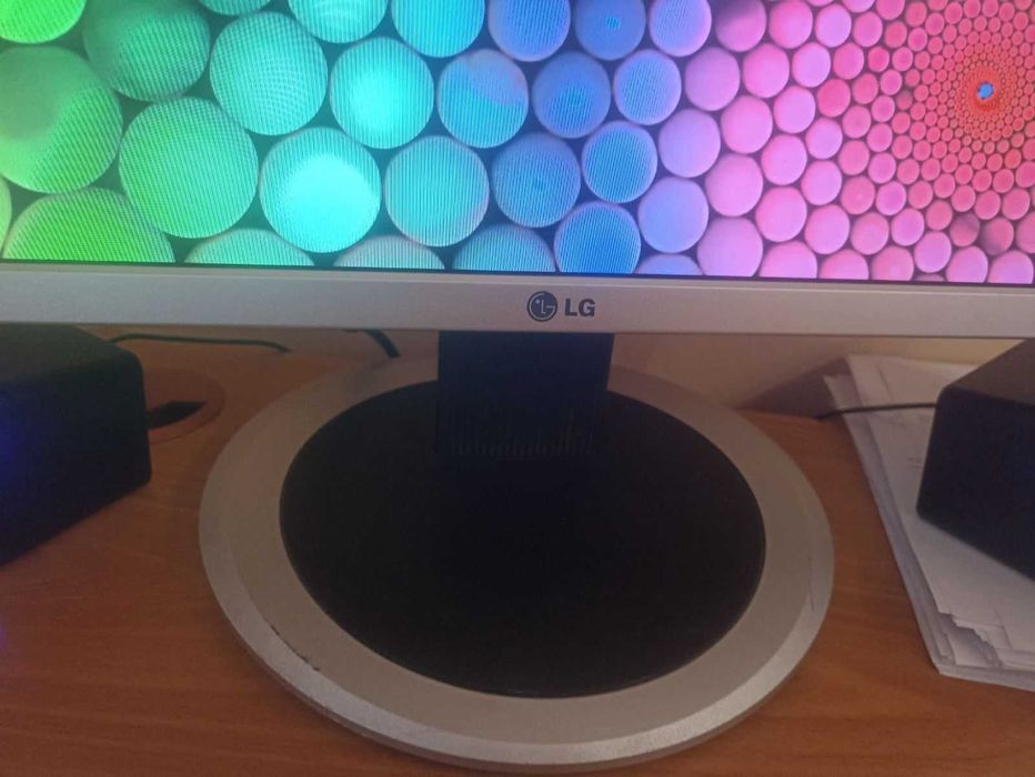 Продам монітор Lg l193ws