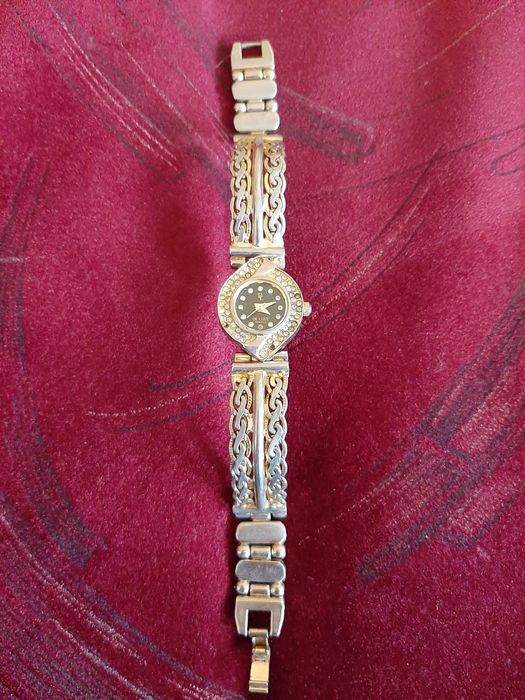 Часы женские наручные DELUXE