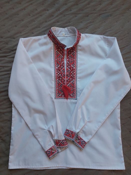 Вишиванка хлопчика червона