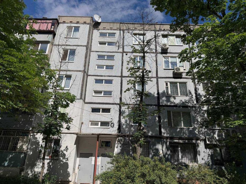 Продам 1 комнатную квартиру в Приднепровске Немировича Данченко 32
