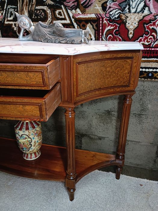 Belíssima credencia com espelho e pedra mármore