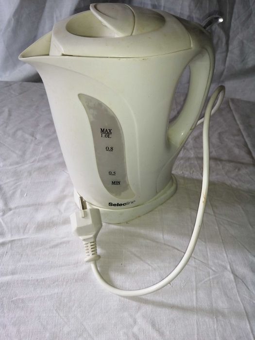 Czajnik elektryczny 1200 W, poj 1 L
