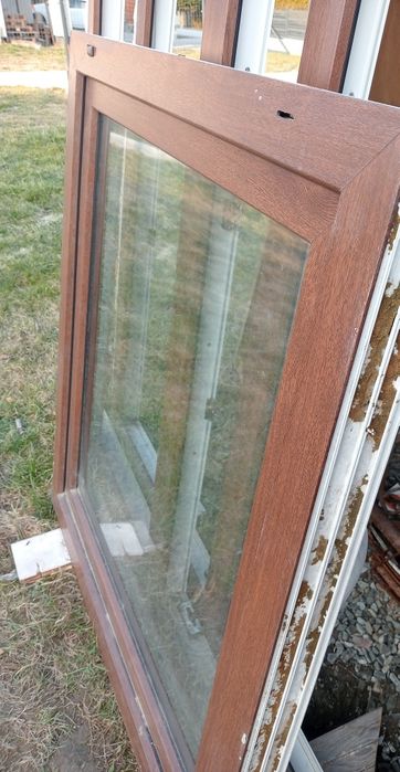 Okna używane  5 szt orzech jasny dwuszybowe +moskitiery