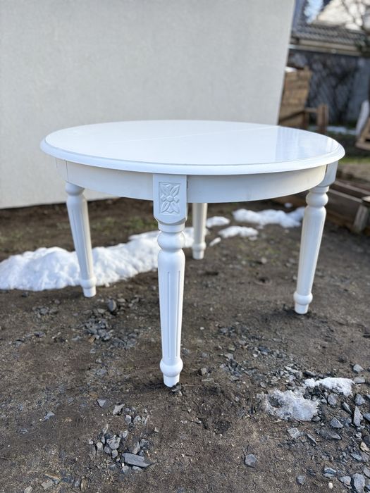 Stoliki różne modele