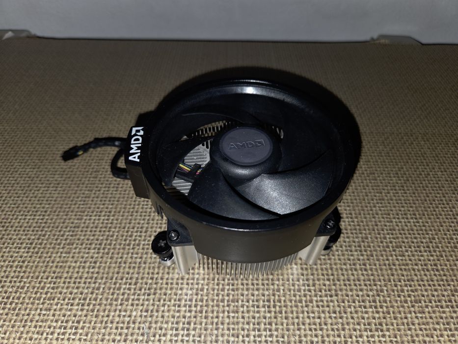 Cooler AMD AM4 em bom estado