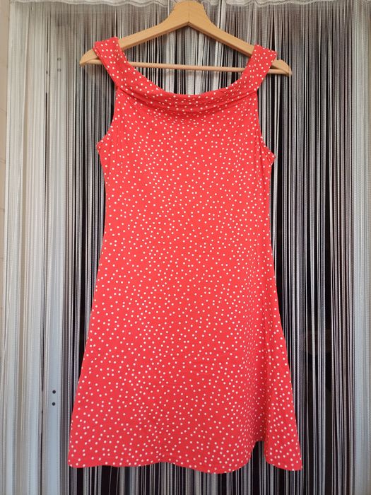 Vestido vermelho com bolinhas brancas (S)