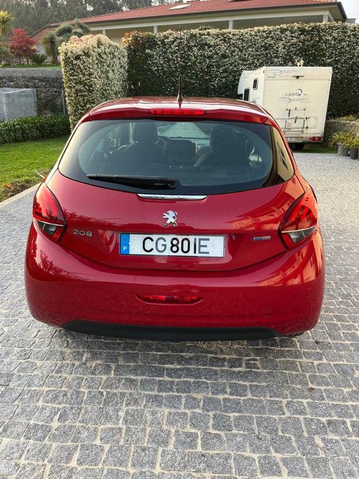 Peugeot 208 1.2 PureTech – 78.000 km – Económico e Fiável