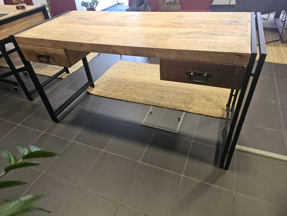 Secretária Industrial em Madeira Maciça e Metal – 140x60 cm
