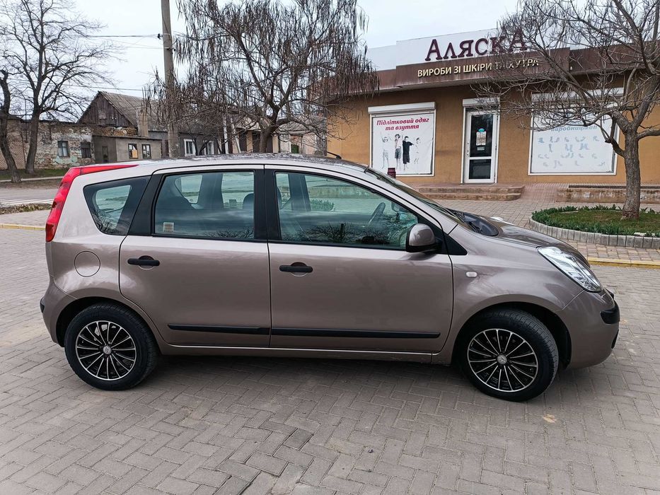 Нисан 1власниця 139тис