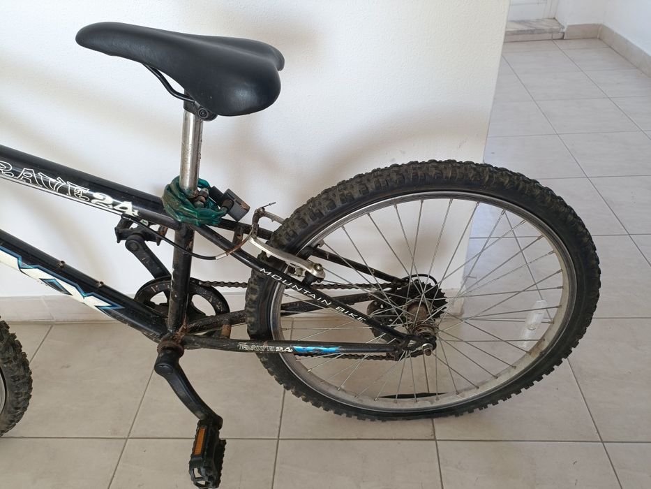 Bicicleta usada por criança