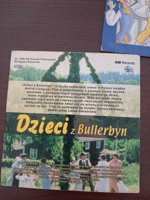 Dla dzieci muzyka i bajki na płytach