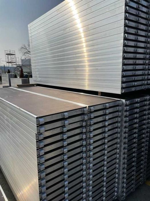 Lekkie aluminiowe rusztowanie Baumann 6,3X12,28=77m2 podesty 3,07m