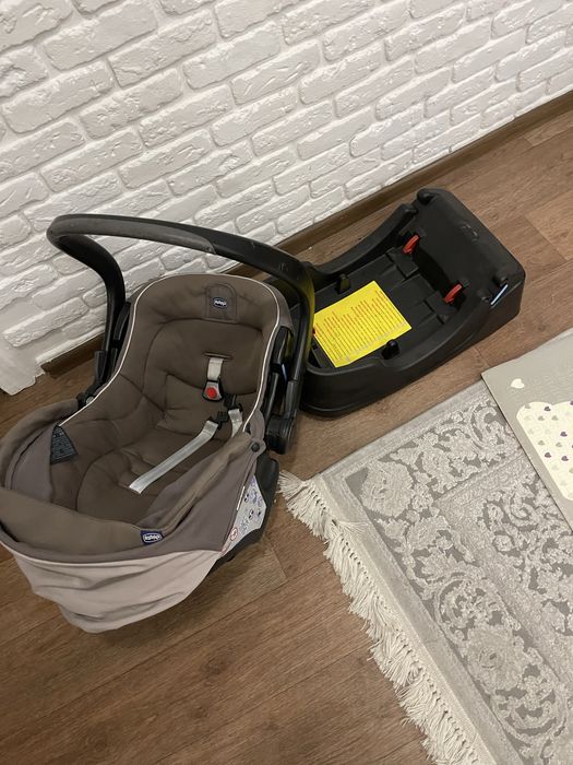 Автокрісло chicco до 0- 15 кг