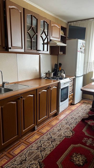 Продаж 3к квартири в цегляному будинку н/п з меблями та технікою