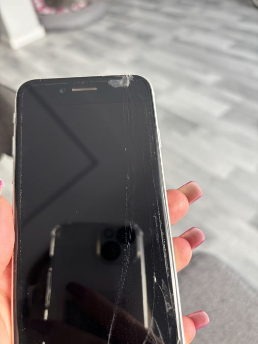 Iphone SE 64G peknieta szybka