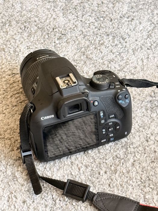 Canon EOS 1200D + 18-55mm IS II