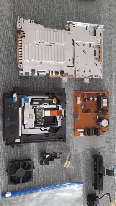PlayStation 2 SCPH 39004 peças
