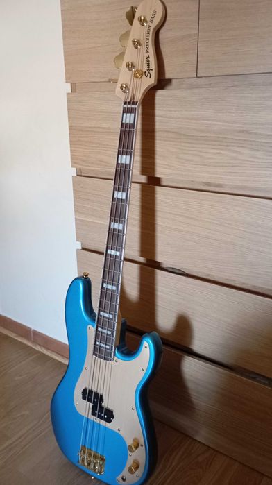Squier P Bass Gold aniversário 40 anos