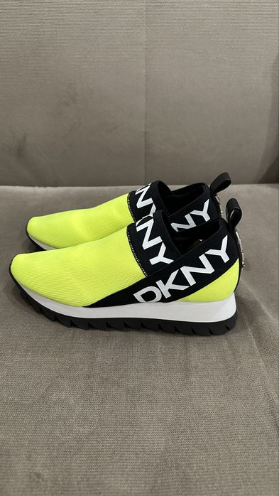 Кросівки жіночі DKNY