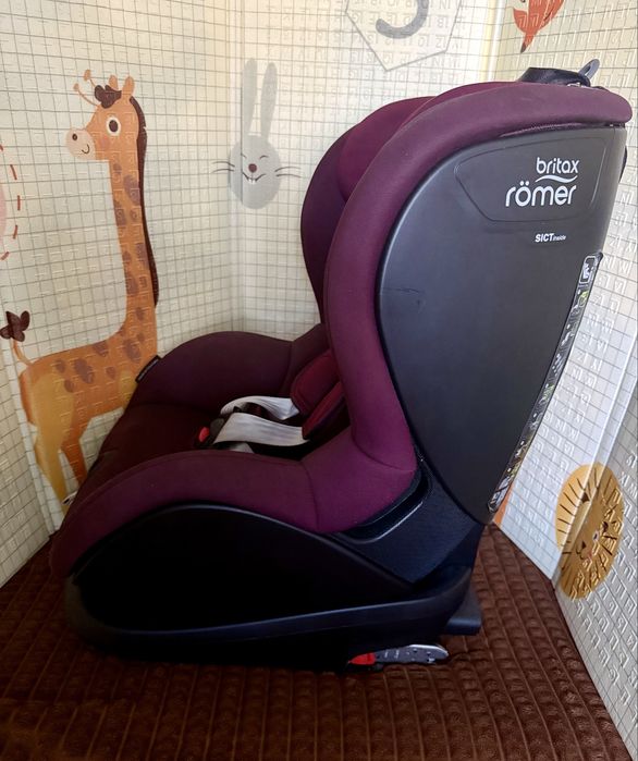 Автокрісло Britax Römer Trifix2 i-Size (15 міс. – 4 роки) ISOFIX