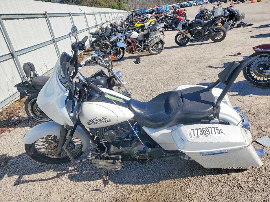 Harley-Davidson FLHX Street Glide