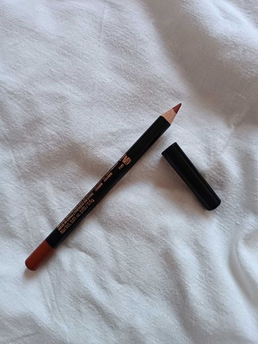 Konturówka do ust Makeup Revolution