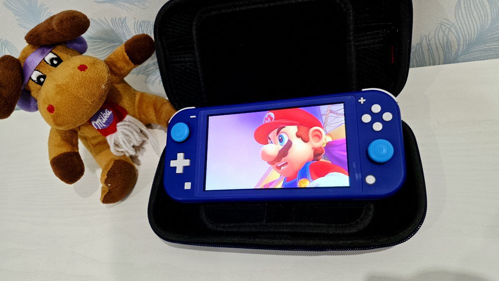 Nintendo Switch Lite 128гиг 15игр!