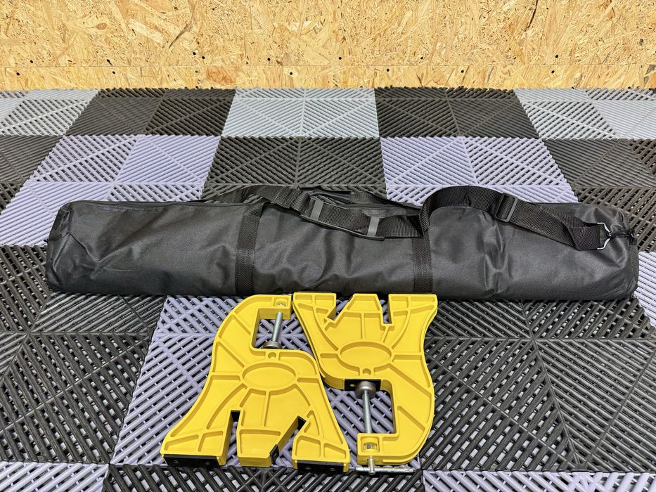 Stół serwisowy z imadlami i pokrowcem