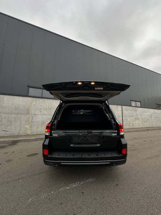 Аренда авто Toyota LC200 БРОНЬОВАНА ARMOR Оренда автомобіля автопрокат