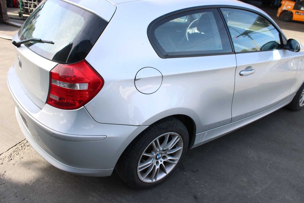 BMW Seria 1 E81 116i Maska Drzwi Klapa 354