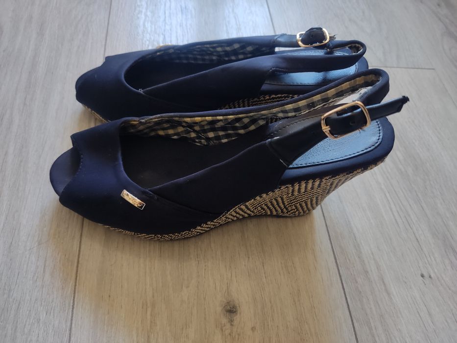 Buty na koturnie rozmiar 38