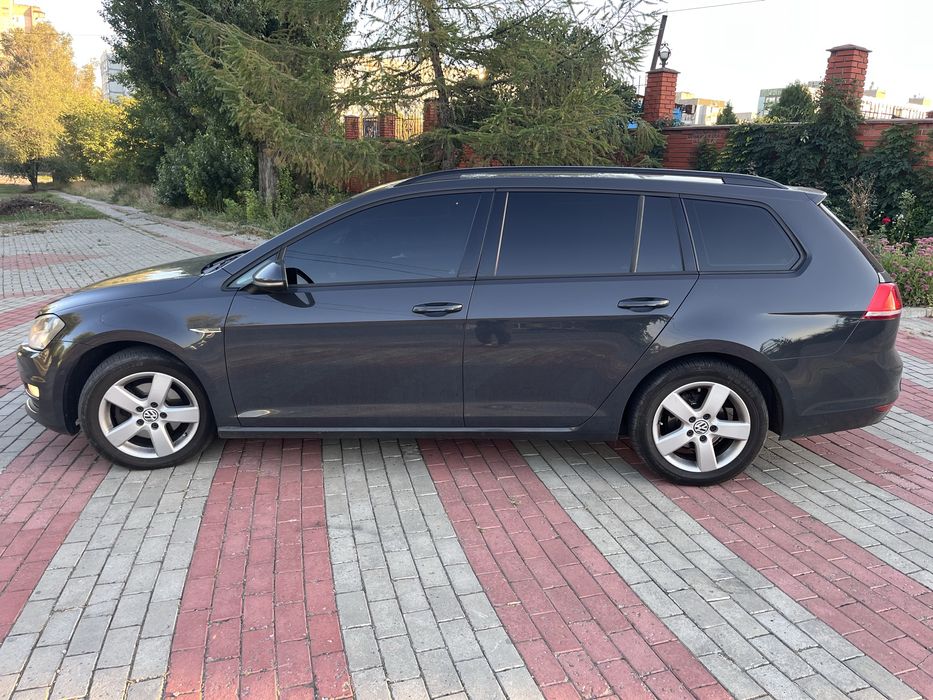 Гольф 7 универсал 1,6 тди