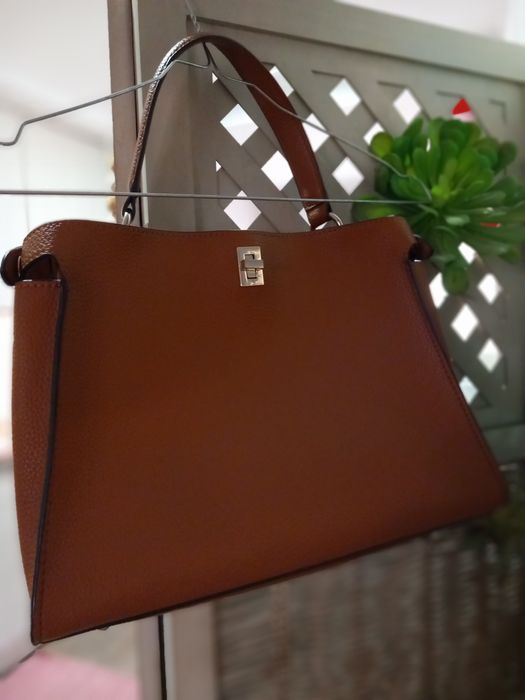 Moda Mala Guess e acessórios