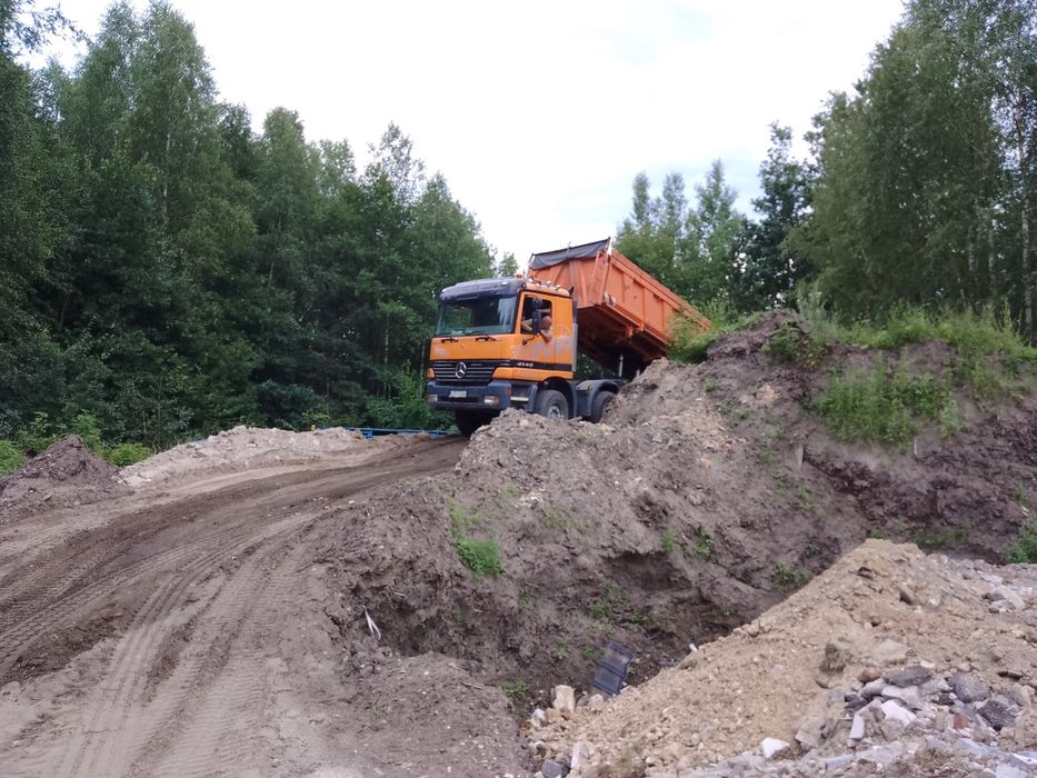 Piach kruszywo ziemia siana