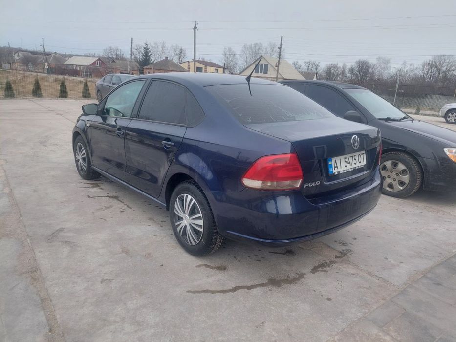 Продам семейный автомобиль