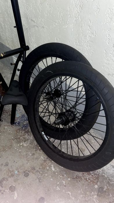 Продаю BMX KINK LAUNCH (Black)