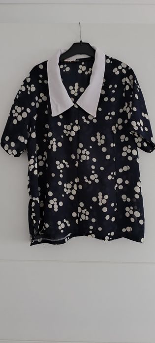 Camisa azul e branca tamanho L