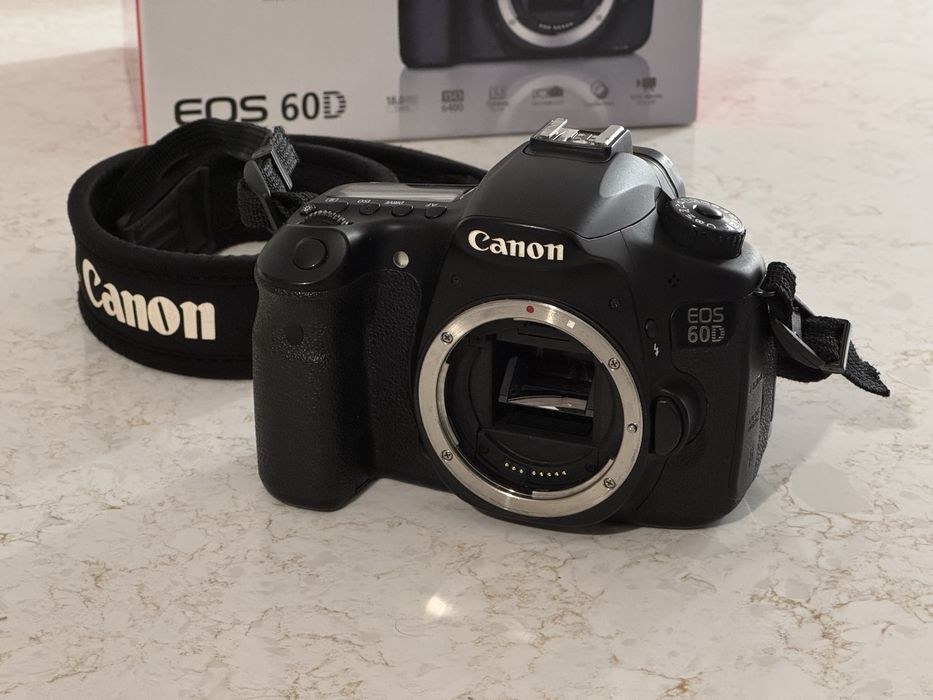 Canon EOS 60D + oferta - utilização amadora