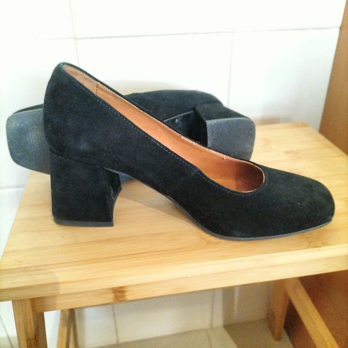 Sapatos de salto alto pretos