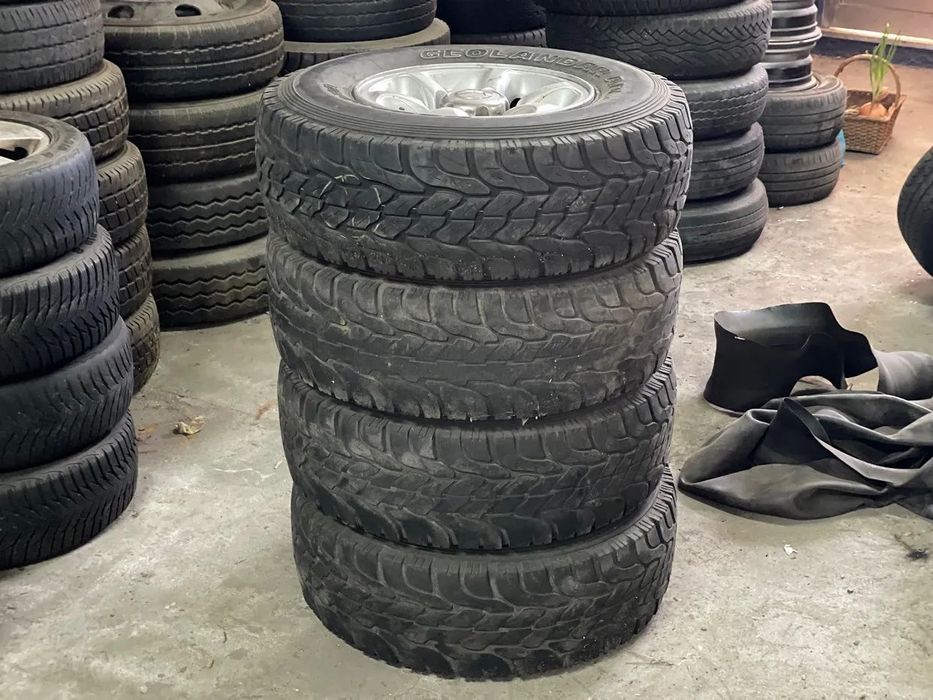 Jantes / Pneus Mitsubishi L200 31x10.50 R15