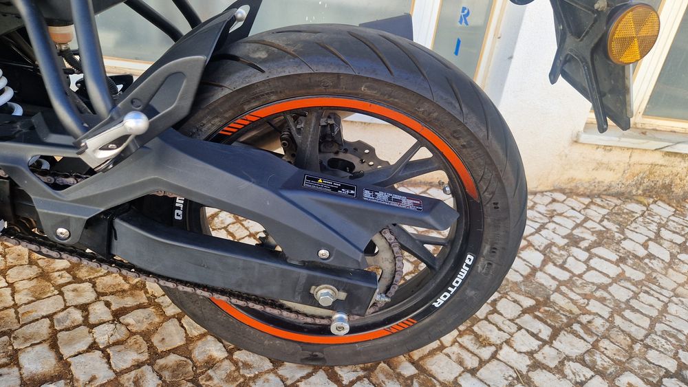 QJMOTOR 125 SRK S 06/2025 Acidentada em 07/2026 com 80% de aproveitamento das peças.